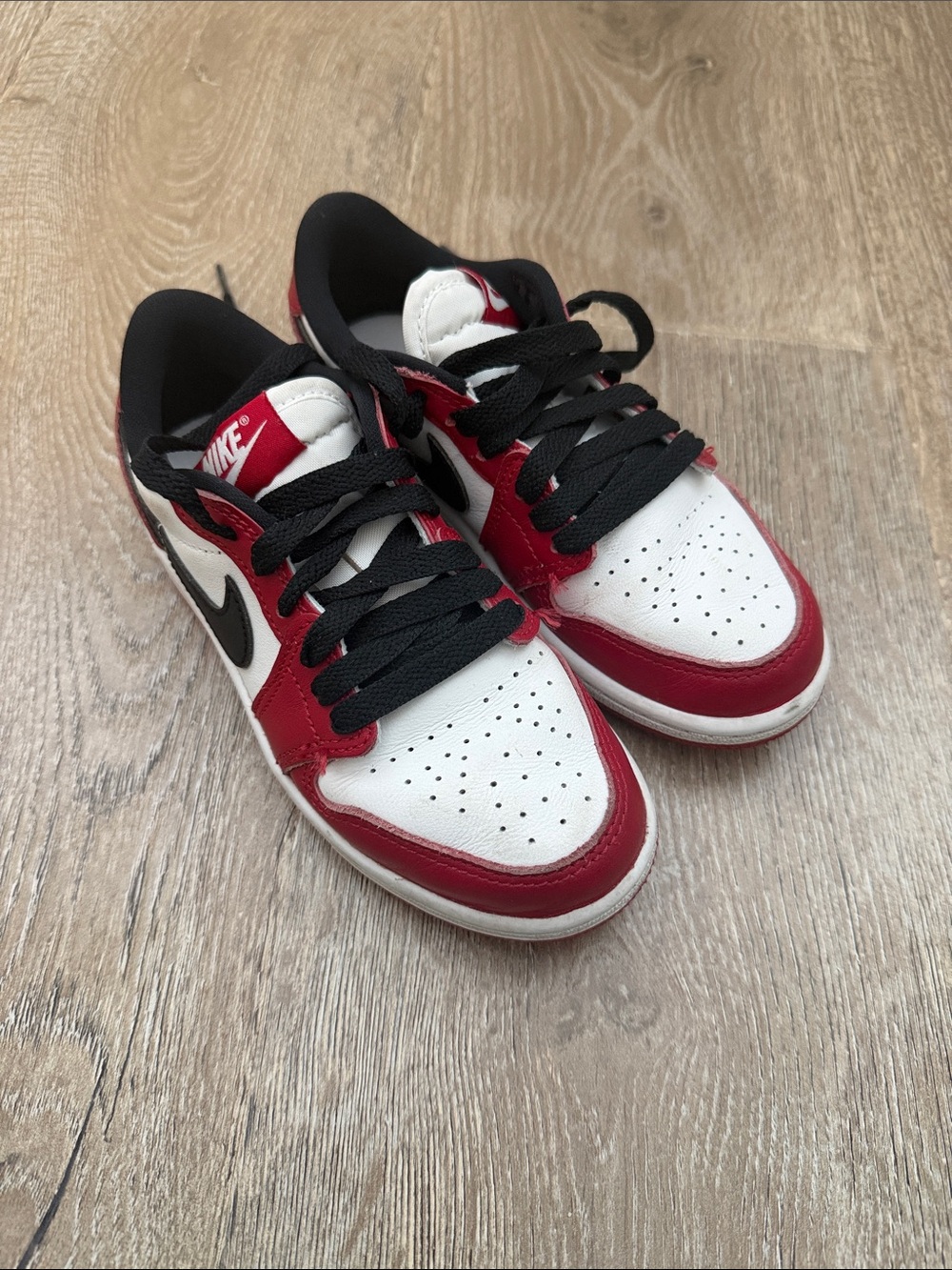 Jordan Kids Low-Top Sneakers in White, Red & Black